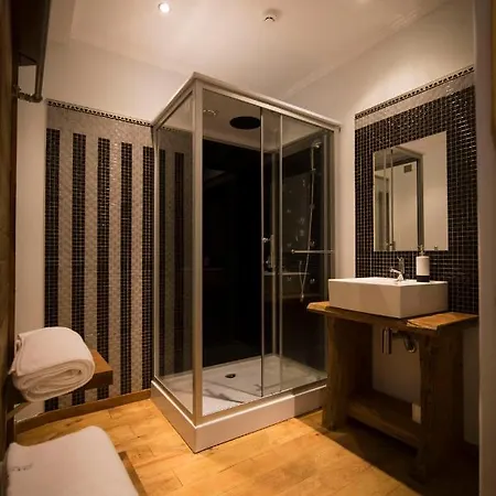 Albergue Modern & Recycled