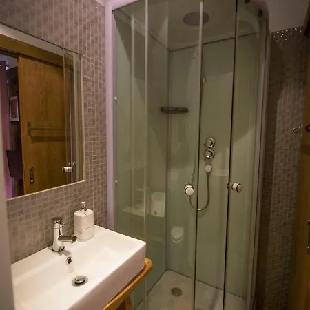 Albergue Modern & Recycled