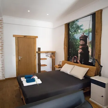 Modern & Recycled Albergue Machico (Madeira)