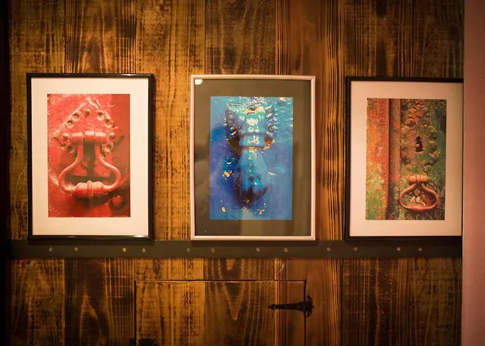 Modern & Recycled ホステル *