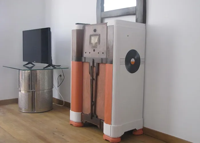 Modern & Recycled Ostello