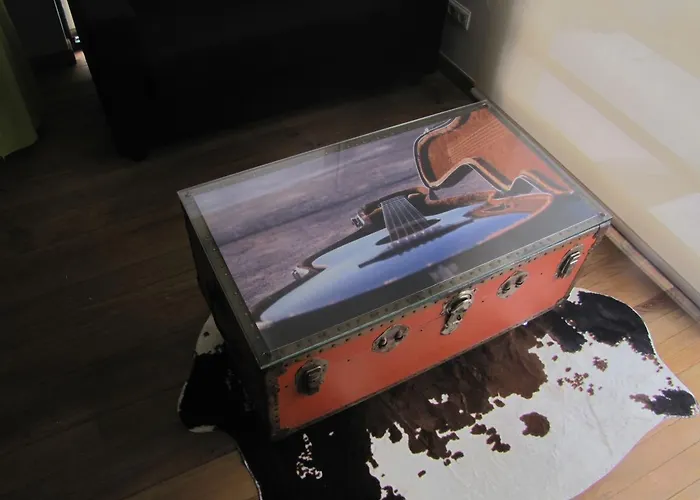 Modern & Recycled Ostello Machico (Madeira)