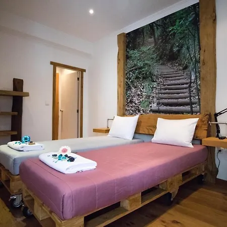 Auberge de jeunesse Modern & Recycled *
