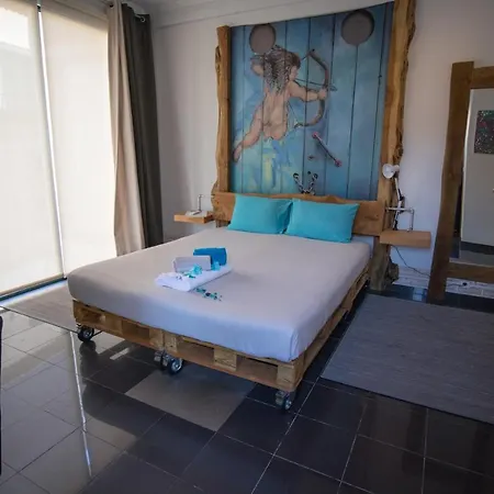 Auberge de jeunesse Modern & Recycled *