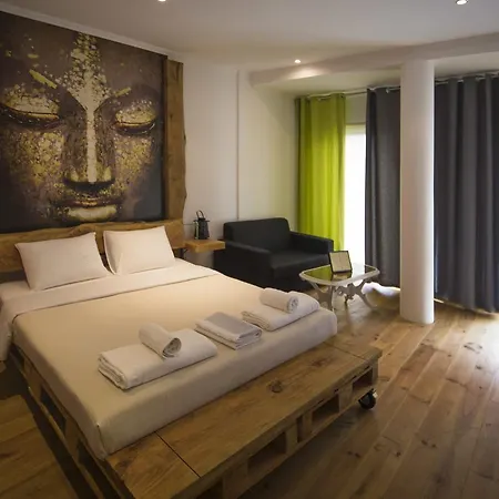 Hostal Modern & Recycled Machico (Madeira)
