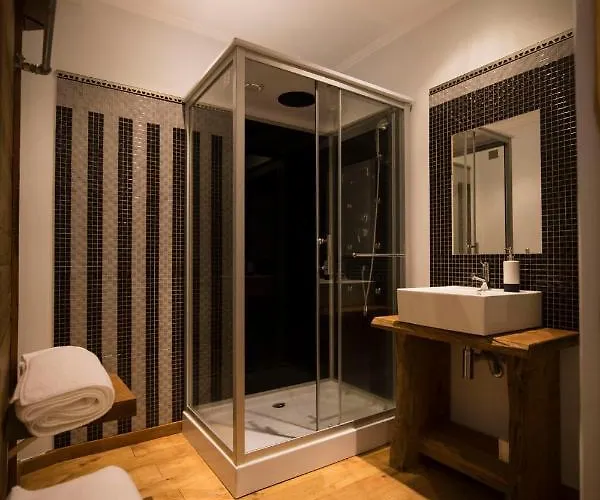 Hostel Modern & Recycled