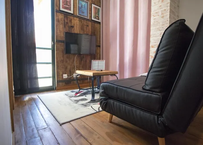 Hostel Modern & Recycled *