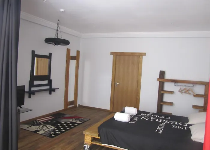 Hostel Modern & Recycled *