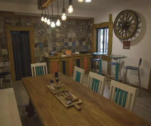 Hostel Modern & Recycled *