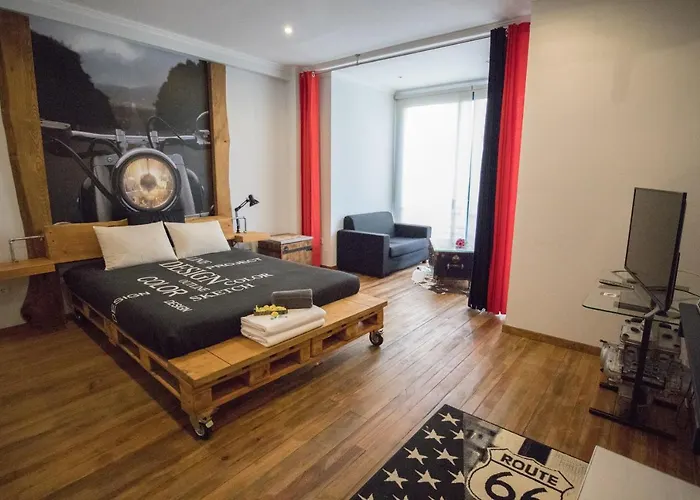Modern & Recycled * Machico (Madeira)